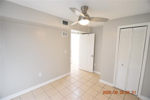 Apartamento en alquiler en Clearwater, Florida, 2 dormitorios, 59.46 m2 № 2096011 - foto 12