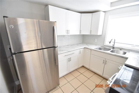 Apartamento en alquiler en Clearwater, Florida, 2 dormitorios, 59.46 m2 № 2096011 - foto 8