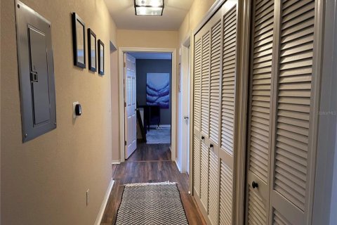 Condo in Sarasota, Florida, 2 bedrooms  № 1550637 - photo 9