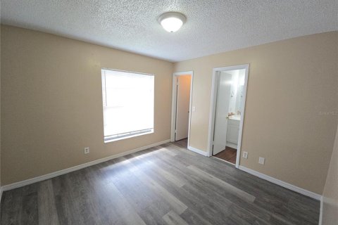 Immobilier commercial à vendre à Winter Haven, Floride: 8 chambres, 312.15 m2 № 2400210 - photo 17