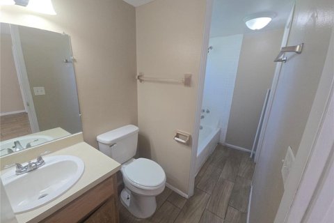 Immobilier commercial à vendre à Winter Haven, Floride: 8 chambres, 312.15 m2 № 2400210 - photo 4