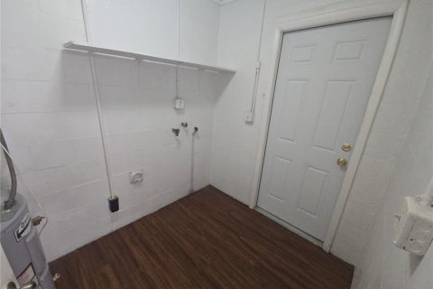 Immobilier commercial à vendre à Winter Haven, Floride: 8 chambres, 312.15 m2 № 2400210 - photo 12