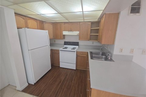 Immobilier commercial à vendre à Winter Haven, Floride: 8 chambres, 312.15 m2 № 2400210 - photo 16