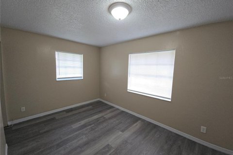 Immobilier commercial à vendre à Winter Haven, Floride: 8 chambres, 312.15 m2 № 2400210 - photo 19