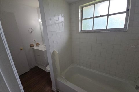 Immobilier commercial à vendre à Winter Haven, Floride: 8 chambres, 312.15 m2 № 2400210 - photo 20