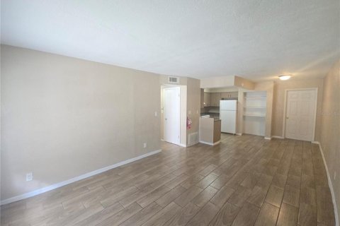 Immobilier commercial à vendre à Winter Haven, Floride: 8 chambres, 312.15 m2 № 2400210 - photo 7