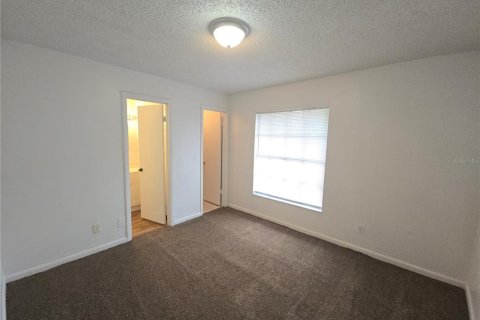Immobilier commercial à vendre à Winter Haven, Floride: 8 chambres, 312.15 m2 № 2400210 - photo 22