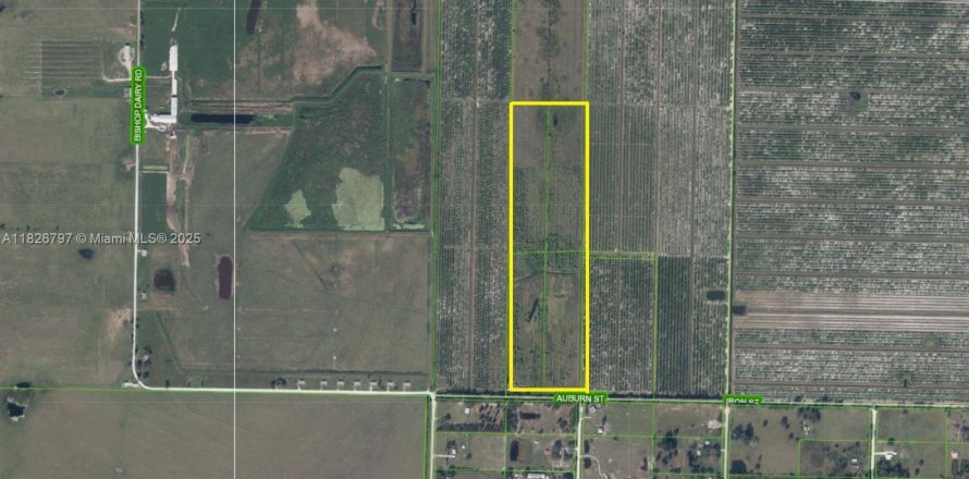 Commercial property in Lorida, Florida № 1938399