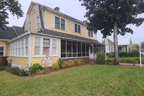 Commercial property in Plant City, Florida 465.07 sq.m. № 1571074 - photo 1
