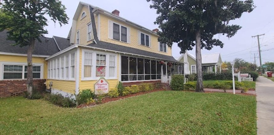 Commercial property in Plant City, Florida 465.07 sq.m. № 1571074