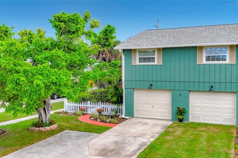 Casa en venta en Holmes Beach, Florida, 3 dormitorios, 90.3 m2 № 2149539 - foto 2