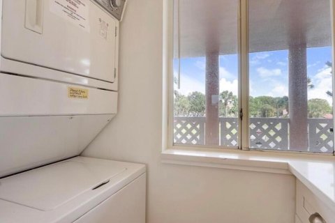 Снять в аренду кондоминиум в Юпитер, Флорида 2 комнаты, 98.1м2, № 2241257 - фото 17