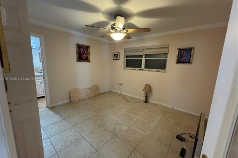 Condominio en venta en North Miami Beach, Florida, 2 dormitorios, 103.12 m2 № 1759118 - foto 9
