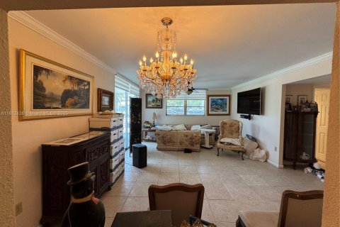 Condominio en venta en North Miami Beach, Florida, 2 dormitorios, 103.12 m2 № 1759118 - foto 5