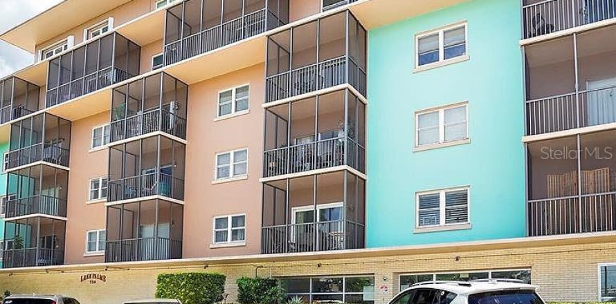 Condo in Saint Petersburg, Florida, 1 bedroom  № 2226730
