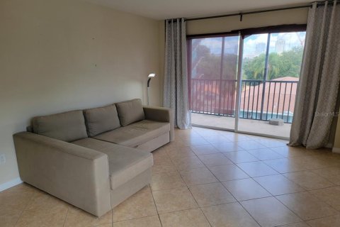 Condo in Saint Petersburg, Florida, 1 bedroom  № 2226730 - photo 4