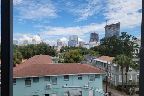 Condo in Saint Petersburg, Florida, 1 bedroom  № 2226730 - photo 7