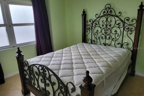 Condo in Saint Petersburg, Florida, 1 bedroom  № 2226730 - photo 8