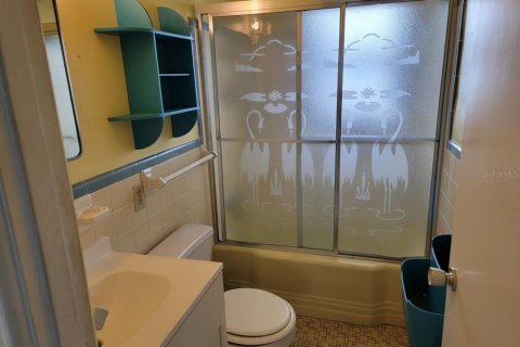 Condo in Saint Petersburg, Florida, 1 bedroom  № 2226730 - photo 9