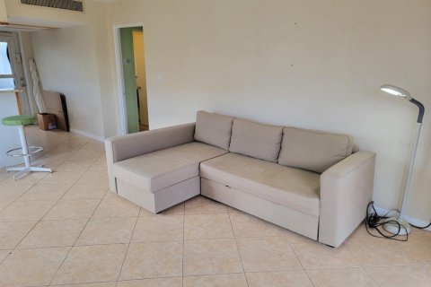 Condo in Saint Petersburg, Florida, 1 bedroom  № 2226730 - photo 14