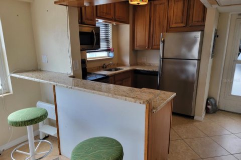 Condo in Saint Petersburg, Florida, 1 bedroom  № 2226730 - photo 12