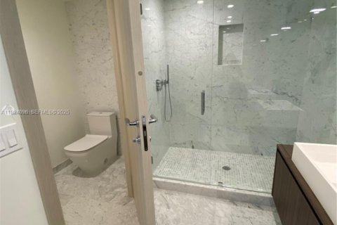 Снять в аренду кондоминиум в Майами, Флорида 2 спальни, 119.47м2, № 1982383 - фото 3