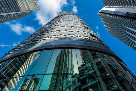 Снять в аренду кондоминиум в Майами, Флорида 2 спальни, 119.47м2, № 1982383 - фото 1