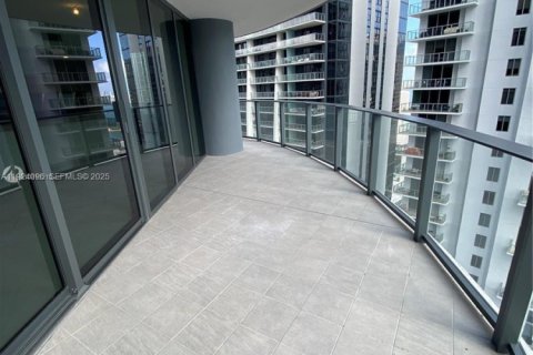 Снять в аренду кондоминиум в Майами, Флорида 2 спальни, 119.47м2, № 1982383 - фото 12