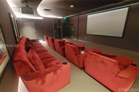 Снять в аренду кондоминиум в Майами, Флорида 2 спальни, 119.47м2, № 1982383 - фото 26