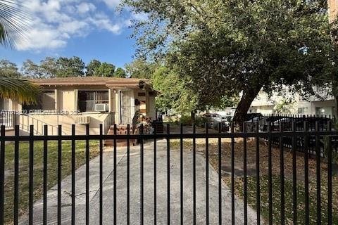 Propiedad comercial en venta en North Miami, Florida, 185.8 m2 № 1971000 - foto 10