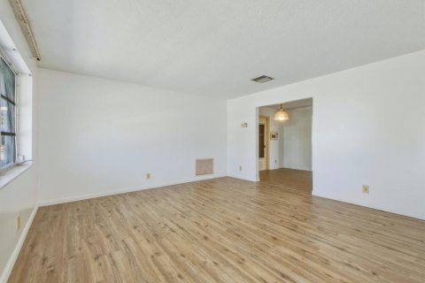 Casa en venta en Boynton Beach, Florida, 2 dormitorios, 96.99 m2 № 2082973 - foto 5