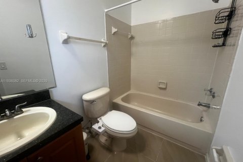 Copropriété à vendre à Fort Lauderdale, Floride: 2 chambres, 94.02 m2 № 1994171 - photo 12