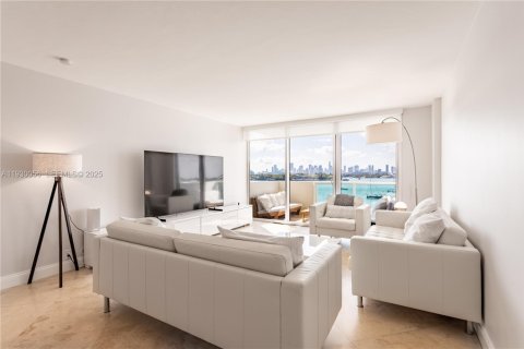 Condo in Miami Beach, Florida, 2 bedrooms № 2249120 - photo 6