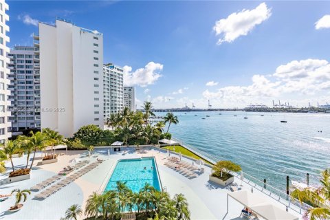 Condo in Miami Beach, Florida, 2 bedrooms № 2249120 - photo 26