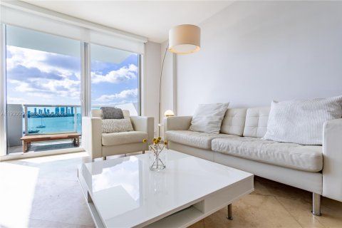 Condo in Miami Beach, Florida, 2 bedrooms № 2249120 - photo 4