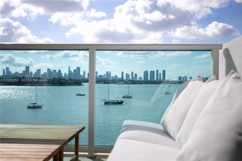 Condo in Miami Beach, Florida, 2 bedrooms № 2249120 - photo 21