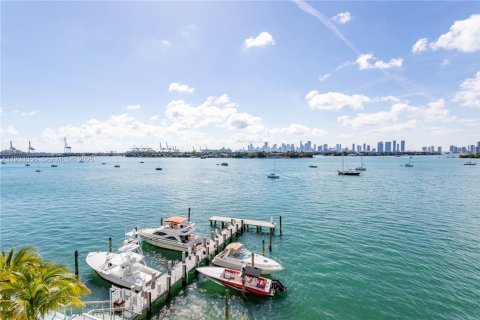 Condo in Miami Beach, Florida, 2 bedrooms № 2249120 - photo 24