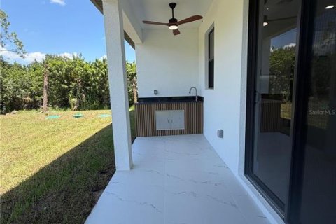 House in Lehigh Acres, Florida 4 bedrooms, 129.32 sq.m. № 2312276 - photo 27