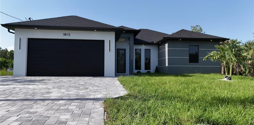 House in Lehigh Acres, Florida 4 bedrooms, 129.32 sq.m. № 2312276