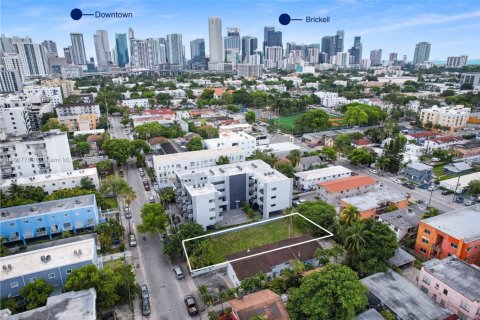 Propiedad comercial en venta en Miami, Florida № 1959783 - foto 5
