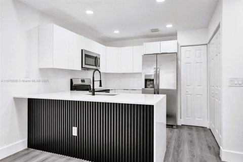 Adosado en venta en North Lauderdale, Florida, 3 dormitorios, 124.12 m2 № 2056874 - foto 8