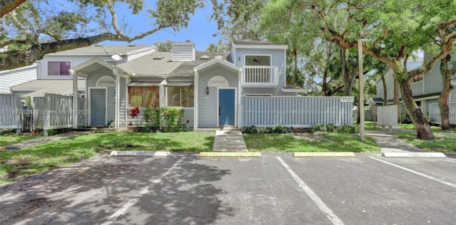 Adosado en North Lauderdale, Florida 3 dormitorios, 124.12 m2 № 2056874