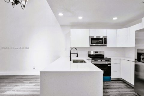 Adosado en venta en North Lauderdale, Florida, 3 dormitorios, 124.12 m2 № 2056874 - foto 12