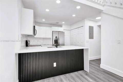 Adosado en venta en North Lauderdale, Florida, 3 dormitorios, 124.12 m2 № 2056874 - foto 9