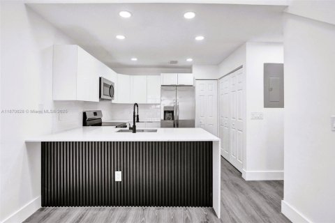 Adosado en venta en North Lauderdale, Florida, 3 dormitorios, 124.12 m2 № 2056874 - foto 7