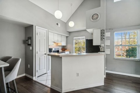 Condo in Tampa, Florida, 2 bedrooms № 2201744 - photo 4