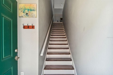 Condo in Tampa, Florida, 2 bedrooms № 2201744 - photo 2