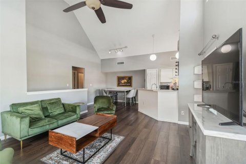 Condo in Tampa, Florida, 2 bedrooms № 2201744 - photo 6