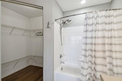 Condo in Tampa, Florida, 2 bedrooms № 2201744 - photo 19