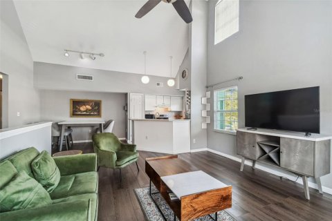 Condo in Tampa, Florida, 2 bedrooms № 2201744 - photo 8